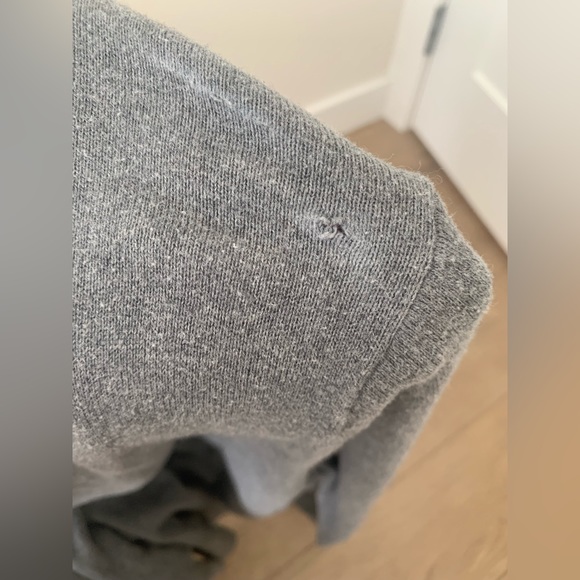 ✨2 for $10✨ Silk/Cashmere/Cotton Blend Men’s V-Neck - Picture 2 of 4